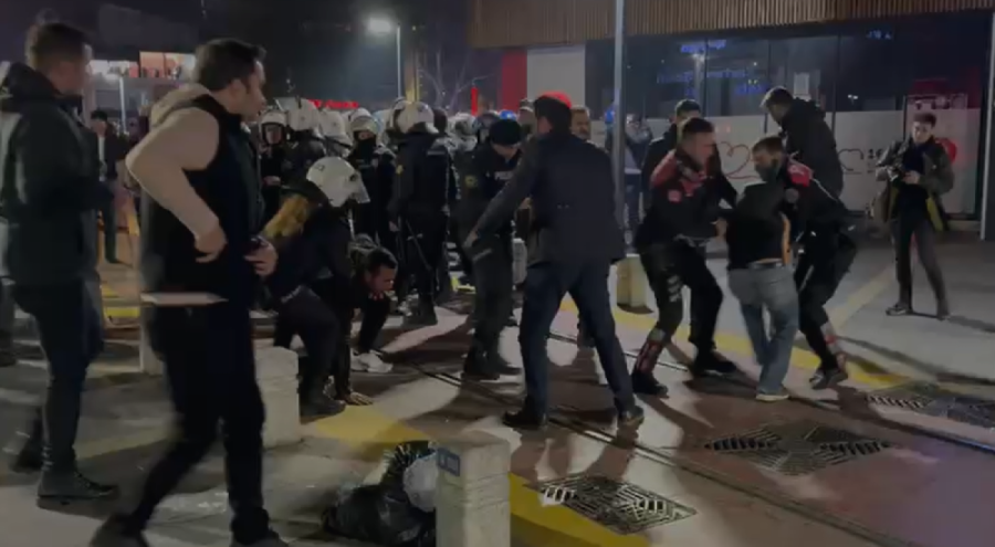 Bursa'da İmamoğlu protestosunda gözaltı!
