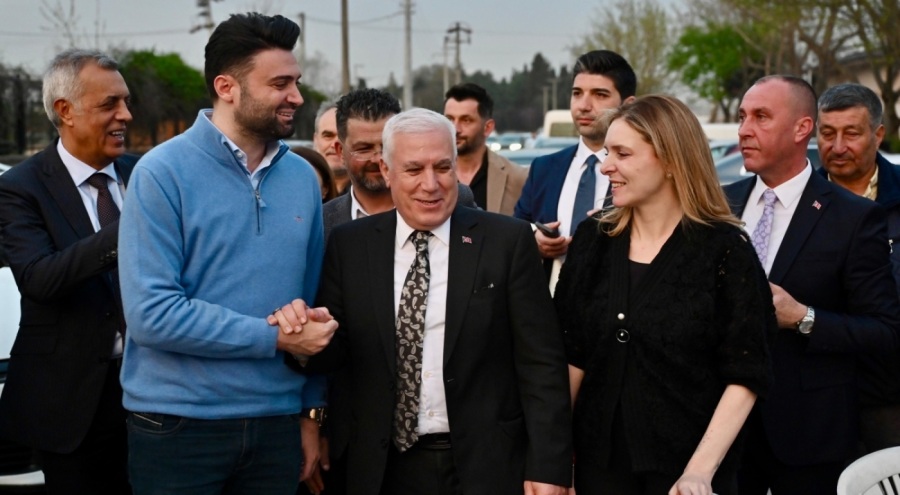 Başkan Bozbey, doğduğu mahallede vatandaşlarla iftar yaptı