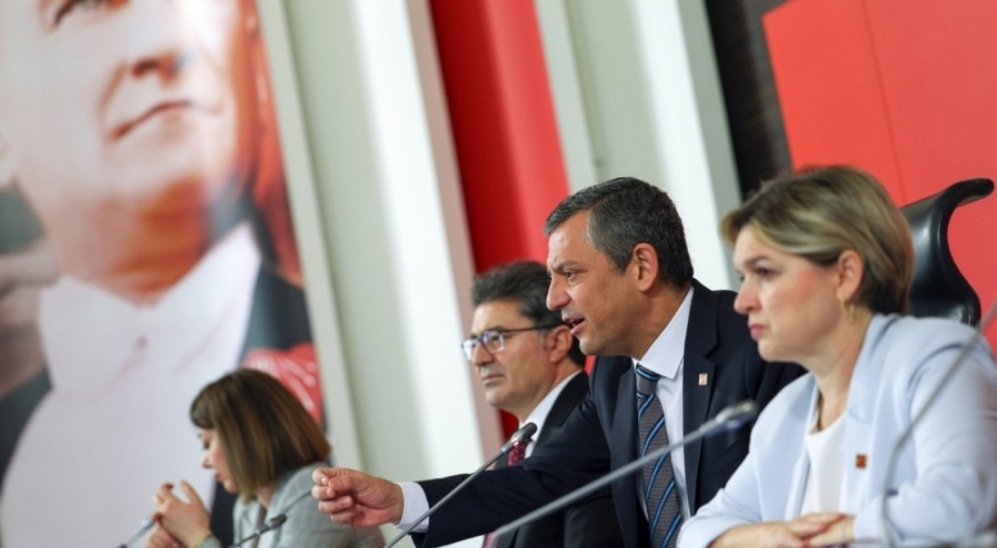 CHP Özgür Özel başkanlığında toplandı