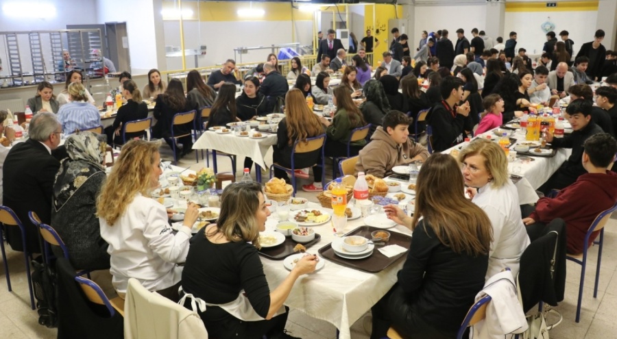 BUİKAD gençlerle iftarda buluştu