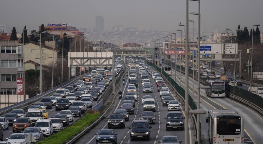 İstanbul'da trafik yoğunluğu yaşanıyor