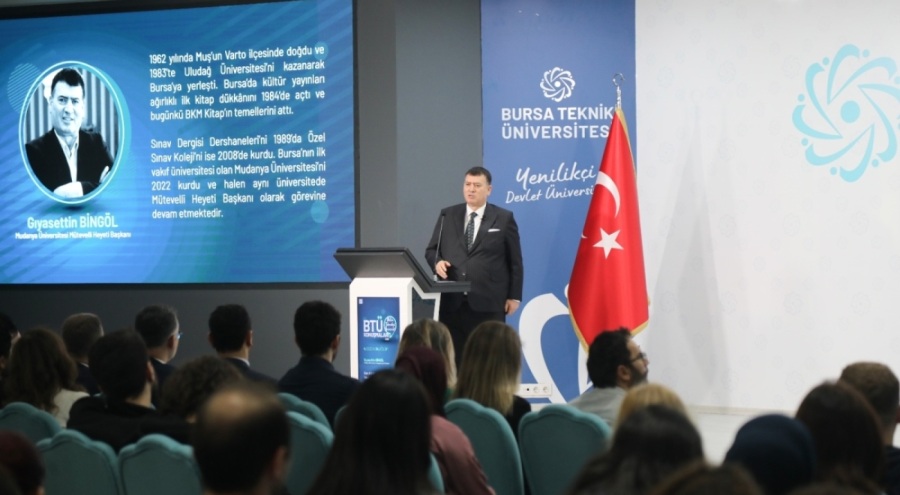 BTÜ Konuşmaları'nın konuğu olan Gıyasettin Bingöl öğrencilerle buluştu