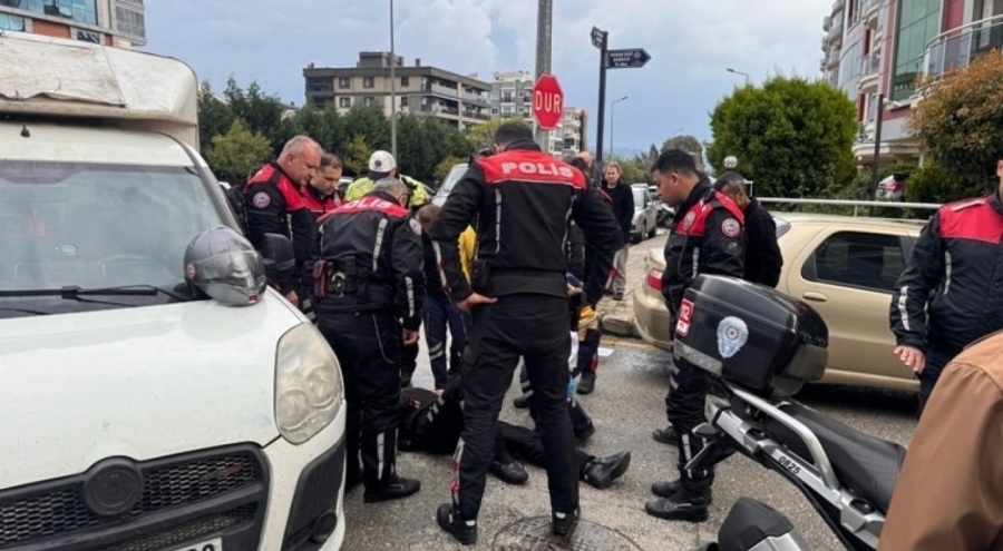 Motosikletli polis timi kazaya karıştı