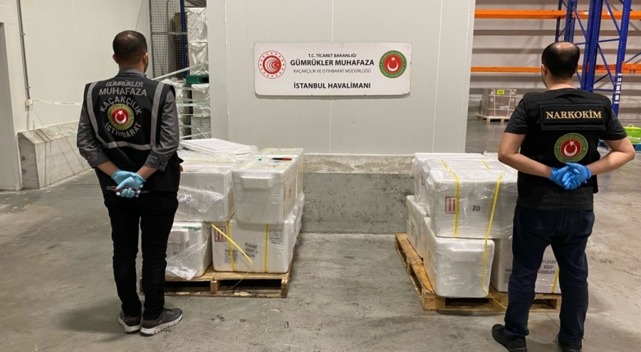 İstanbul Havalimanı'nda 455,2 kilo uyuşturucu ele geçirdi