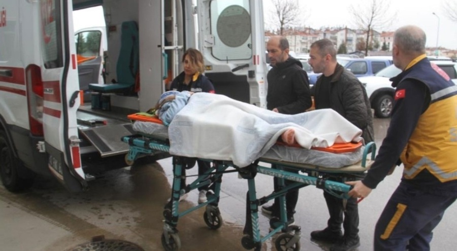 İki otomobil çarpıştı: Çok sayıda yaralı var