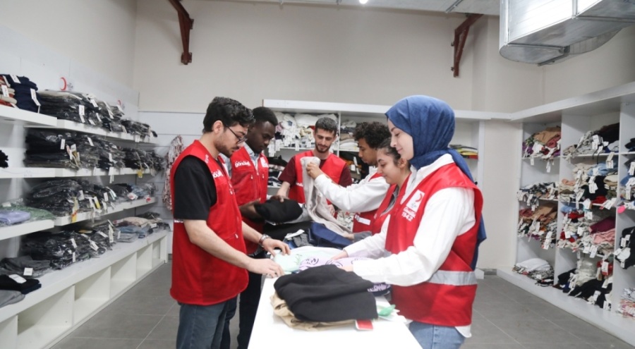 BTÜ'de Kızılay Butik açıldı