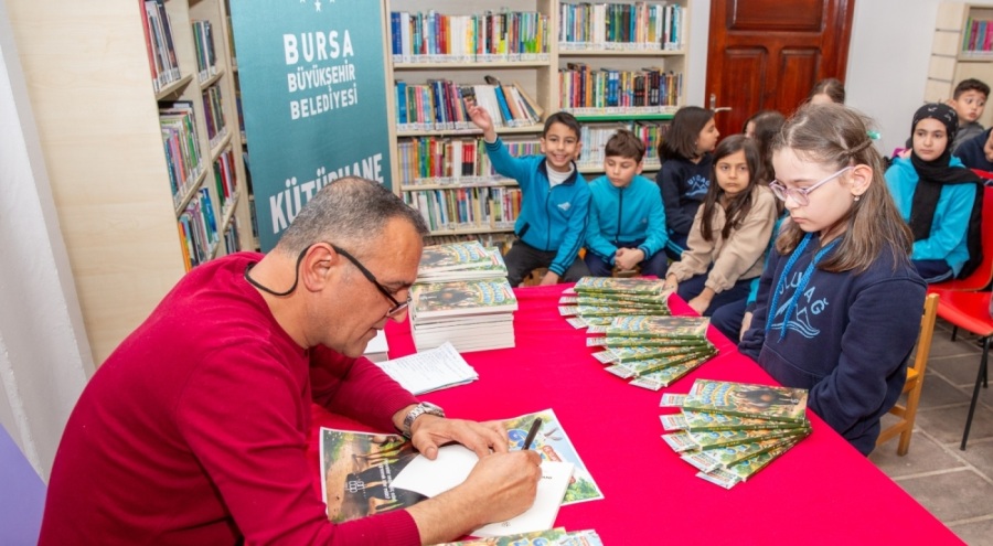 Bursa'da minik okurlara kitap bilinci aşılandı