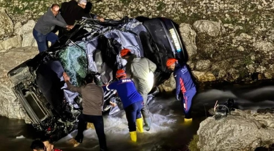 Otomobil dere yatağına yuvarlandı: 1 kişi hayatını kaybetti