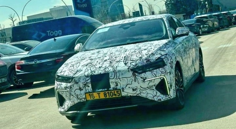 Togg'un yeni sedanı T10F, test sürüşlerine çıktı