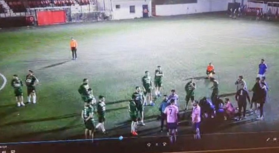 Halı sahada fenalaşan genç hayatını kaybetti