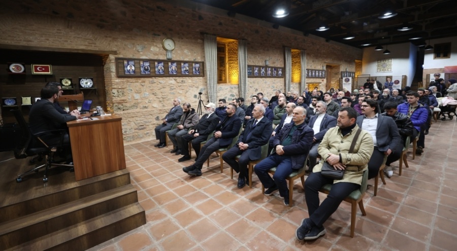 Birlik Vakfı Bursa Şubesi tarafından "21. Yüzyılda Batı'da Türk-İslam Algısı" konulu konferans düzenlendi
