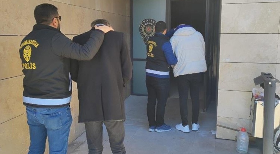 Sahte altınlarla 7 kuyumcuyu dolandırdılar!