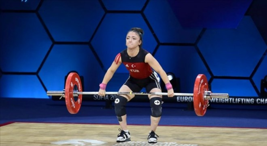 Halterci Cansu Bektaş'tan üst üste 3. Avrupa şampiyonluğu