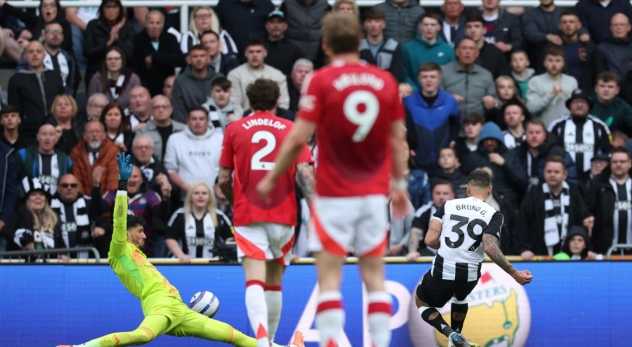 Altay Baydındır, Premier Lig'de ilk kez forma giydi