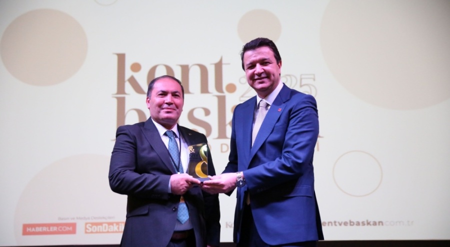 Gemlik Belediyesi'nin "Patili Canlar" projesi ödüllendirildi