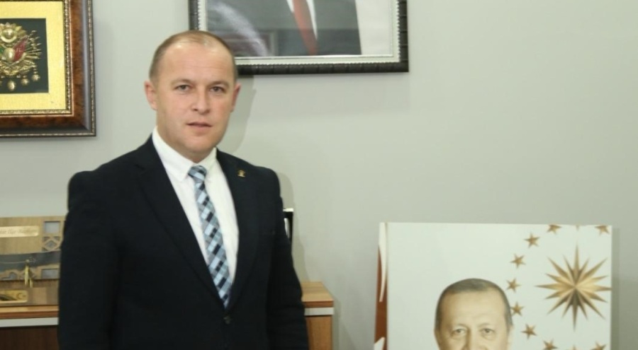 Yenişehir'de Kapalı Spor Salonu'nun parkeleri yenileniyor