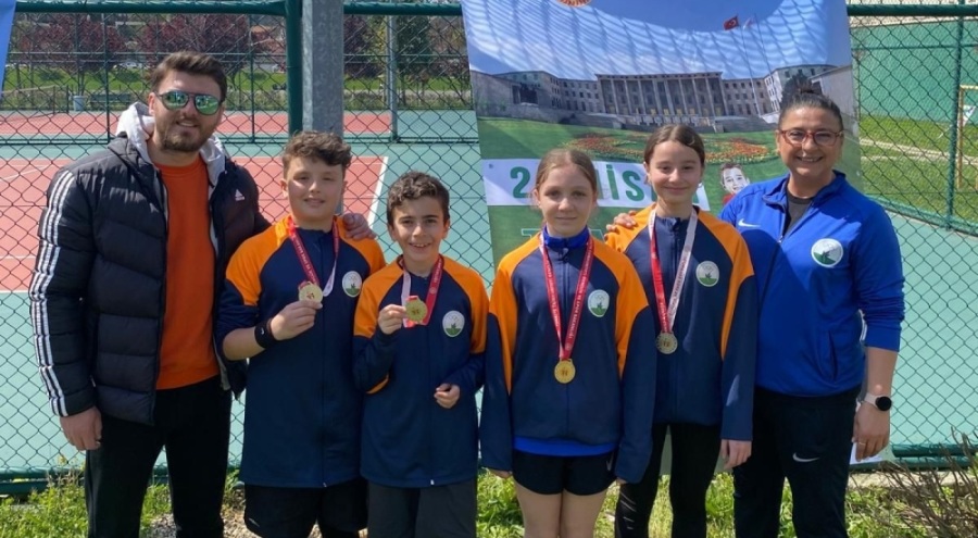 Osmangazi'nin genç tenisçileri kortta yıldızlaştı