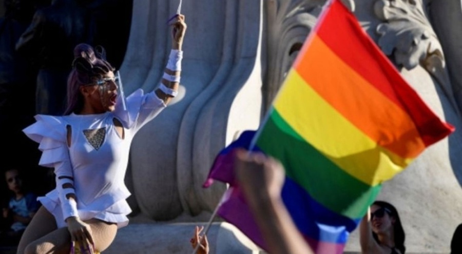 Macaristan'da LGBT faaliyetlerine yasak getirildi