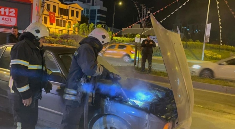 Seyir halindeki araç cayır cayır yandı