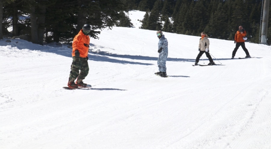 Uludağ'da kayak keyfi nisan ortasında da sürdü