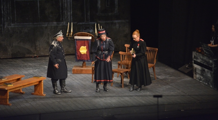 Bursa'da "Mutlu Son" oyunu izleyiciyle buluştu