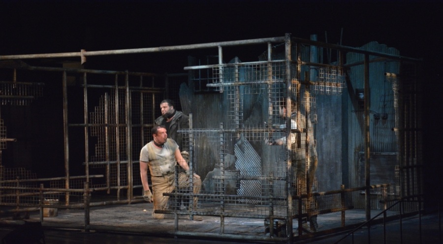 Bursa'da "Ebedi Barış" oyunu sanatseverlerle buluştu