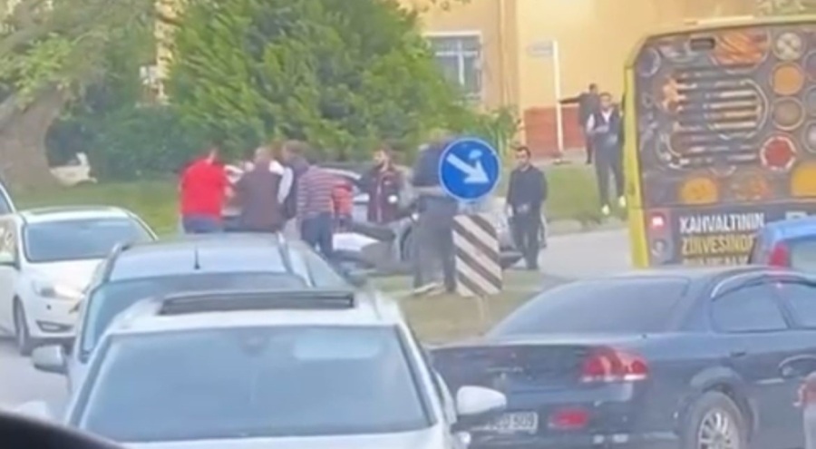 Bursa'da sürücüler sokağı boks ringine çevirdi!