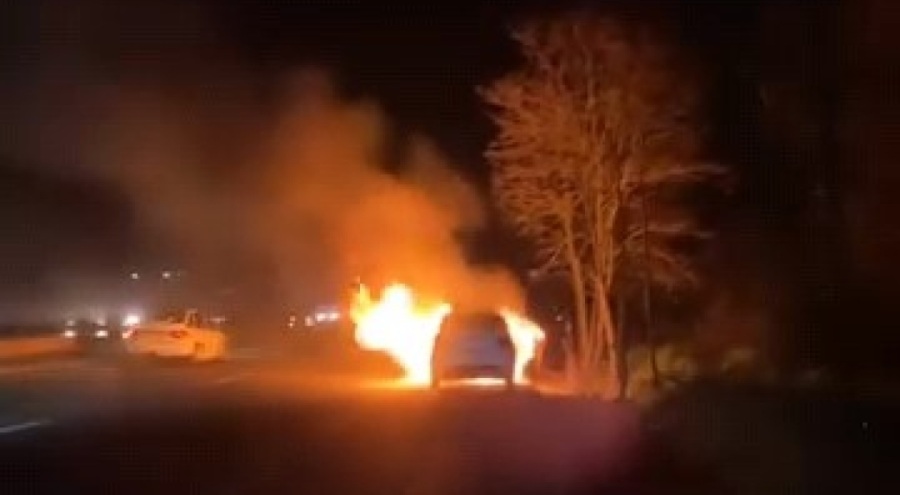 Bursa'da seyir halindeki otomobil alev topuna döndü