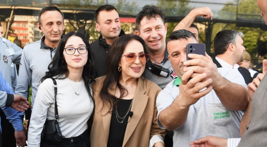 Yeşilçam'ın Sultanı Türkan Şoray'a Osmangazi'de sevgi seli