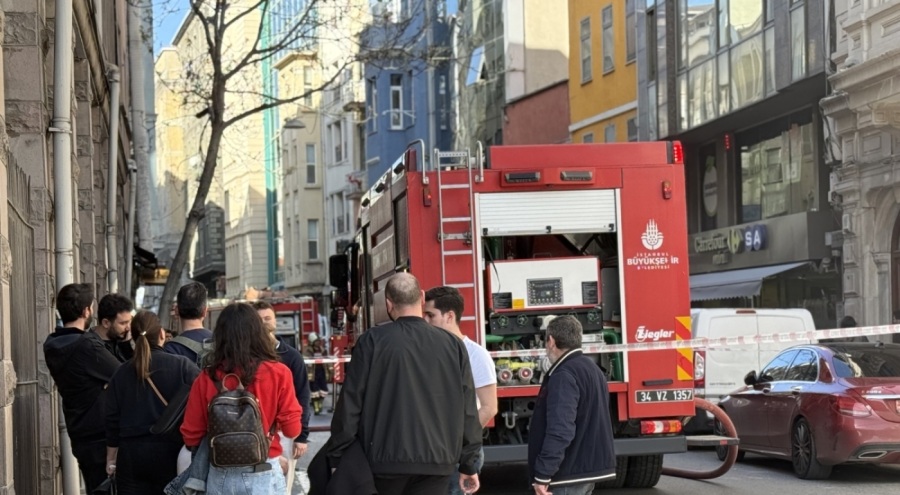 İş merkezinde yangın