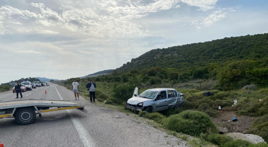 Şarampole yuvarlanan araçtaki 4 kişi yaralandı