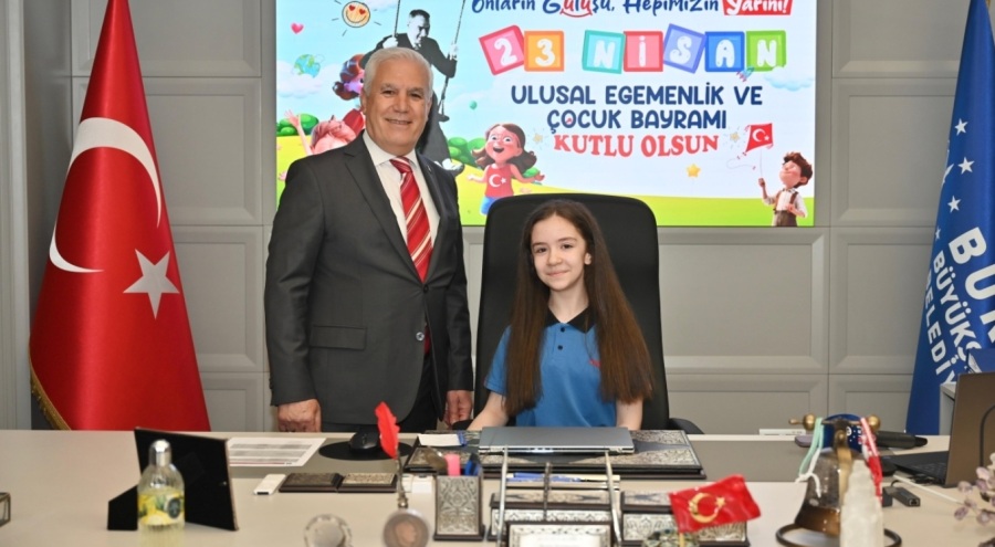 Başkan Bozbey koltuğunu çocuklara devretti