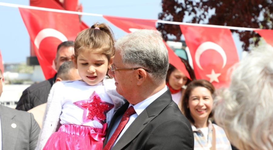 Mudanya Belediyesi'nden çocuklara bayram hediyesi