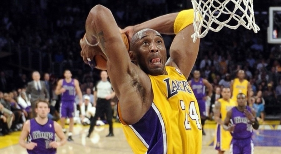Kobe Bryant'ın ilk maçında giydiği forma rekor fiyata satıldı!