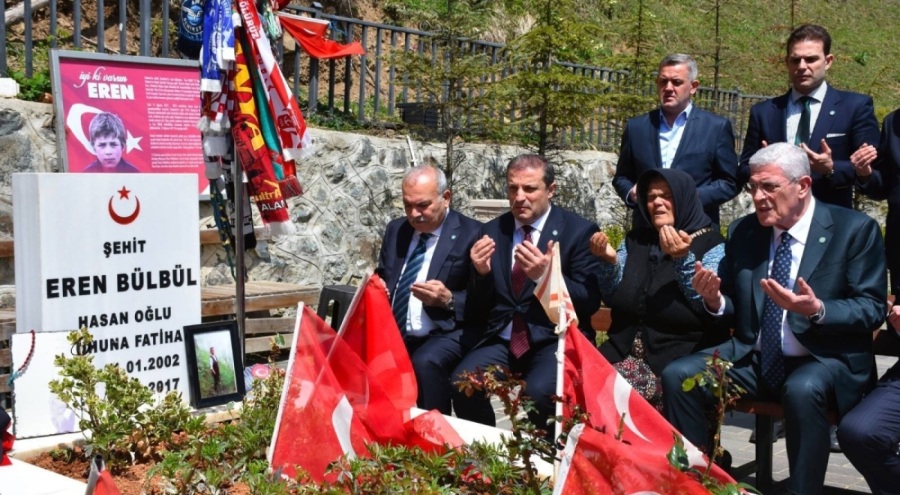 İyi Parti lideri Dervişoğlu'ndan, Eren Bülbül, Volkan Konak ve Özkan Sümer'in mezarlarına ziyaret