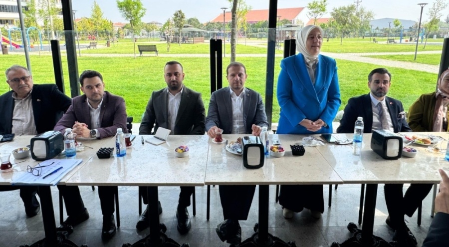 Nilüfer'de muhtarlar ile AK Parti Nilüfer teşkilatı bir araya geldi