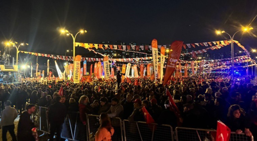 Özgür Özel'den Cumhurbaşkanı Erdoğan'a yanıt! 'Ben buradayım, sen neredesin salon adamı?'