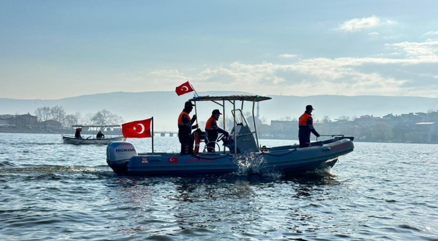 Bursa'da Uluabat Gölü'nde operasyon! 30 kişi suçüstü yakalandı