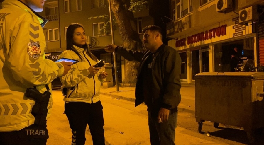 Bursa'da polisin alkollü sürücüyle imtihanı! Alkolmetreyi üflemeyi reddetti