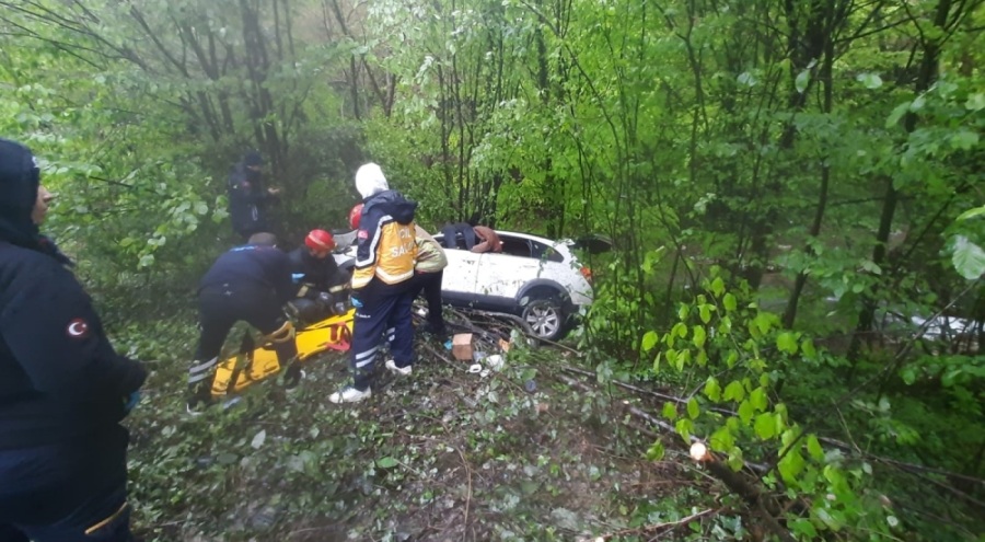 Bursa'da kontrolden çıkan araç ormana uçtu! 1 ölü, 3 yaralı