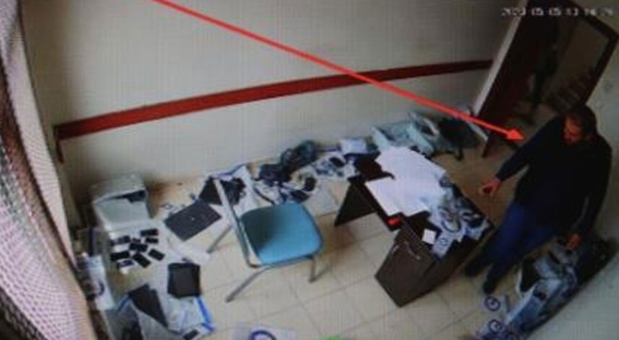 Depremde ölenlerin altınlarını zimmetine geçiren polis ihraç edildi