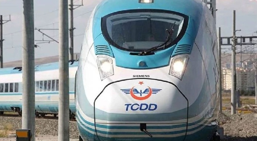 Elektrikler kesildi! YHT Ankara-İstanbul seferi durduruldu