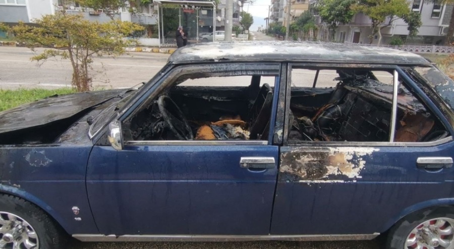 Bursa'da seyir halindeki otomobil alev topuna döndü