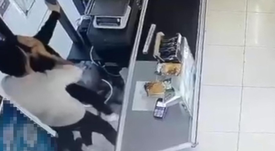 Kadın çalışana dehşeti yaşattı, acımasızca dövdü! Serbest kaldı