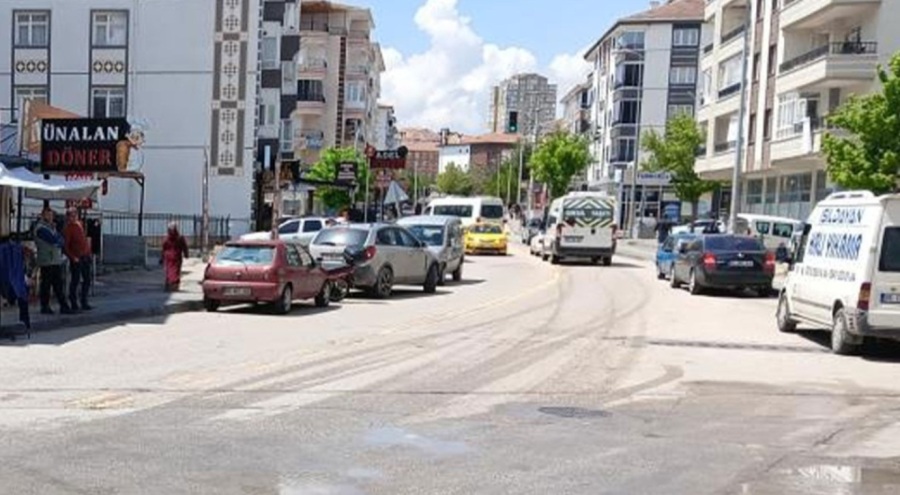 Başkentte iki otomobil çarpıştı: 3'ü ağır 9 yaralı