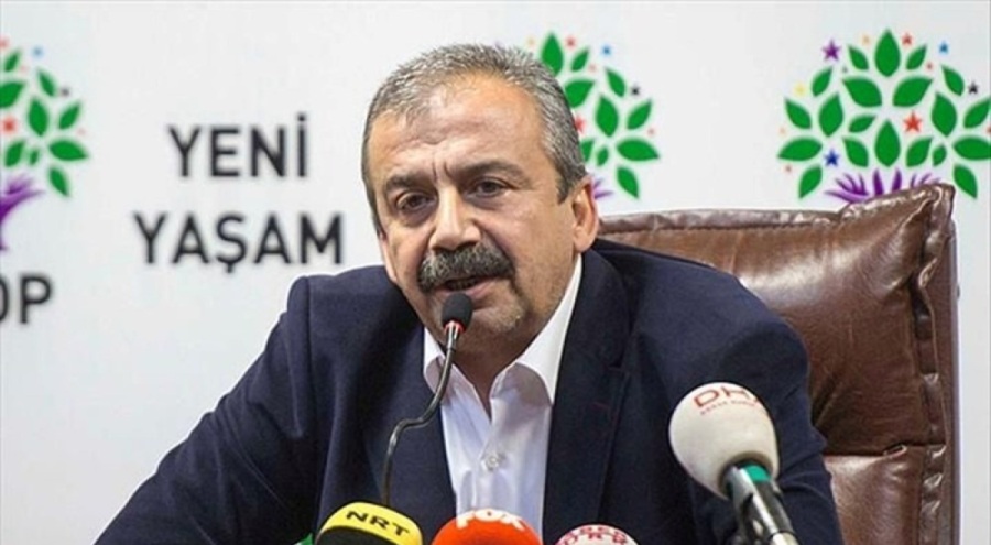 Sırrı Süreyya Önder kimdir?