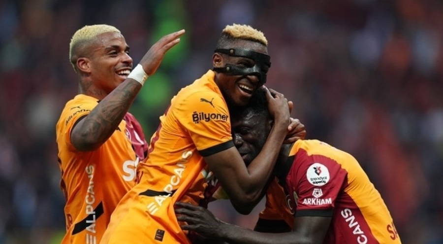 Galatasaray, Sivasspor engelini 4 golle geçti