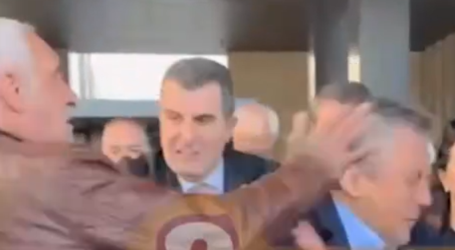 Özgür Özel saldırıya uğradı!