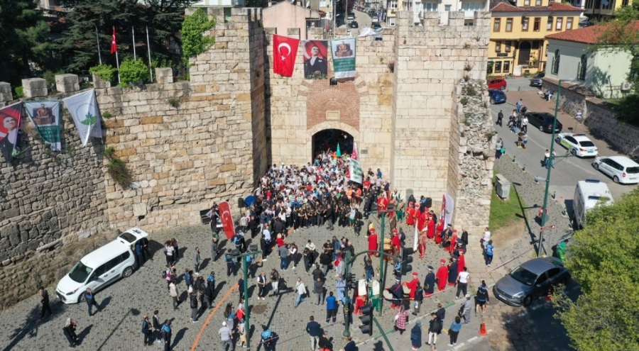 Bursa Osmangazi'de spor ile tarihi buluşturan koşu