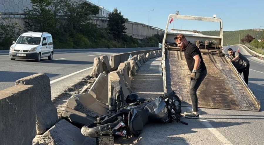 Motosiklet beton bariyere çarptı: 2 kişi yaralandı